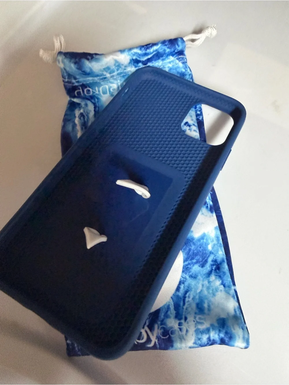 Loopy Case Blue Ocean Wave Phone Case with White Loopy Grip 11 pro